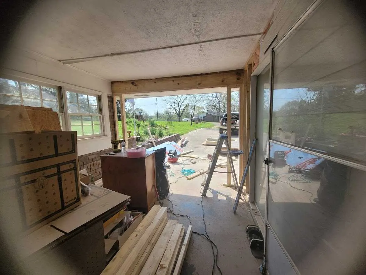 Air movers and dehumidifier for Water Mitigation Services in Suncrest